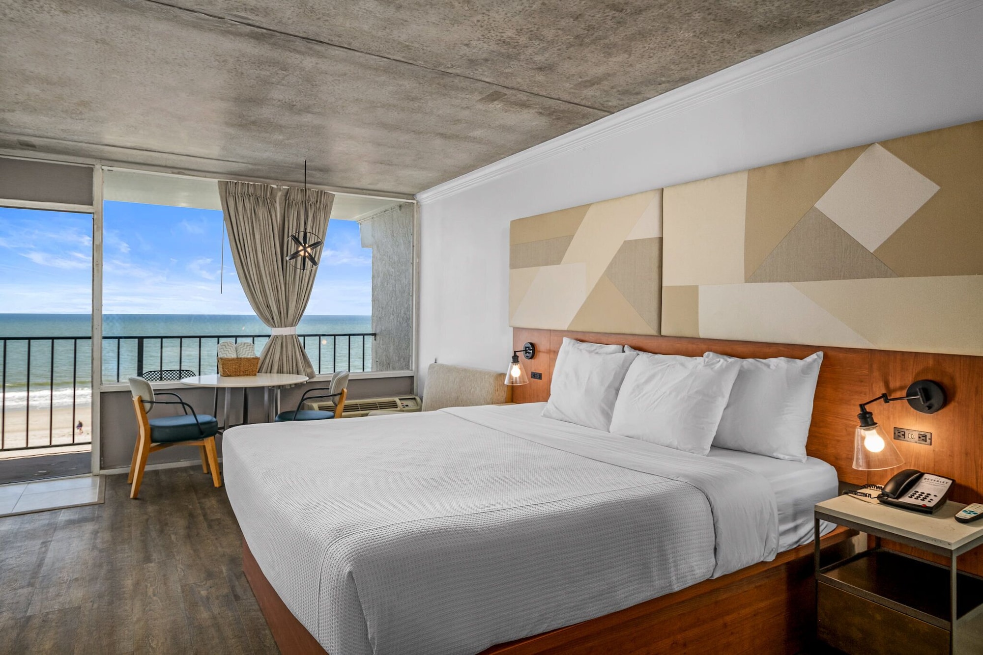Room, King Bed, Ocean Front, Balcony