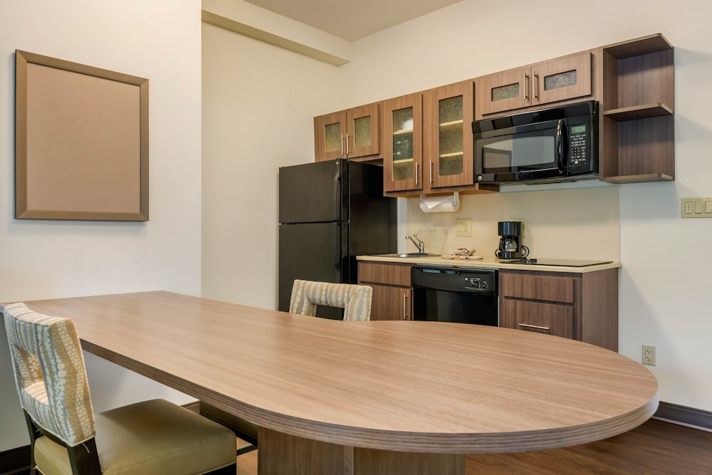 Candlewood Suites Fort Myers - Sanibel Gateway, an IHG Hotel 18/43