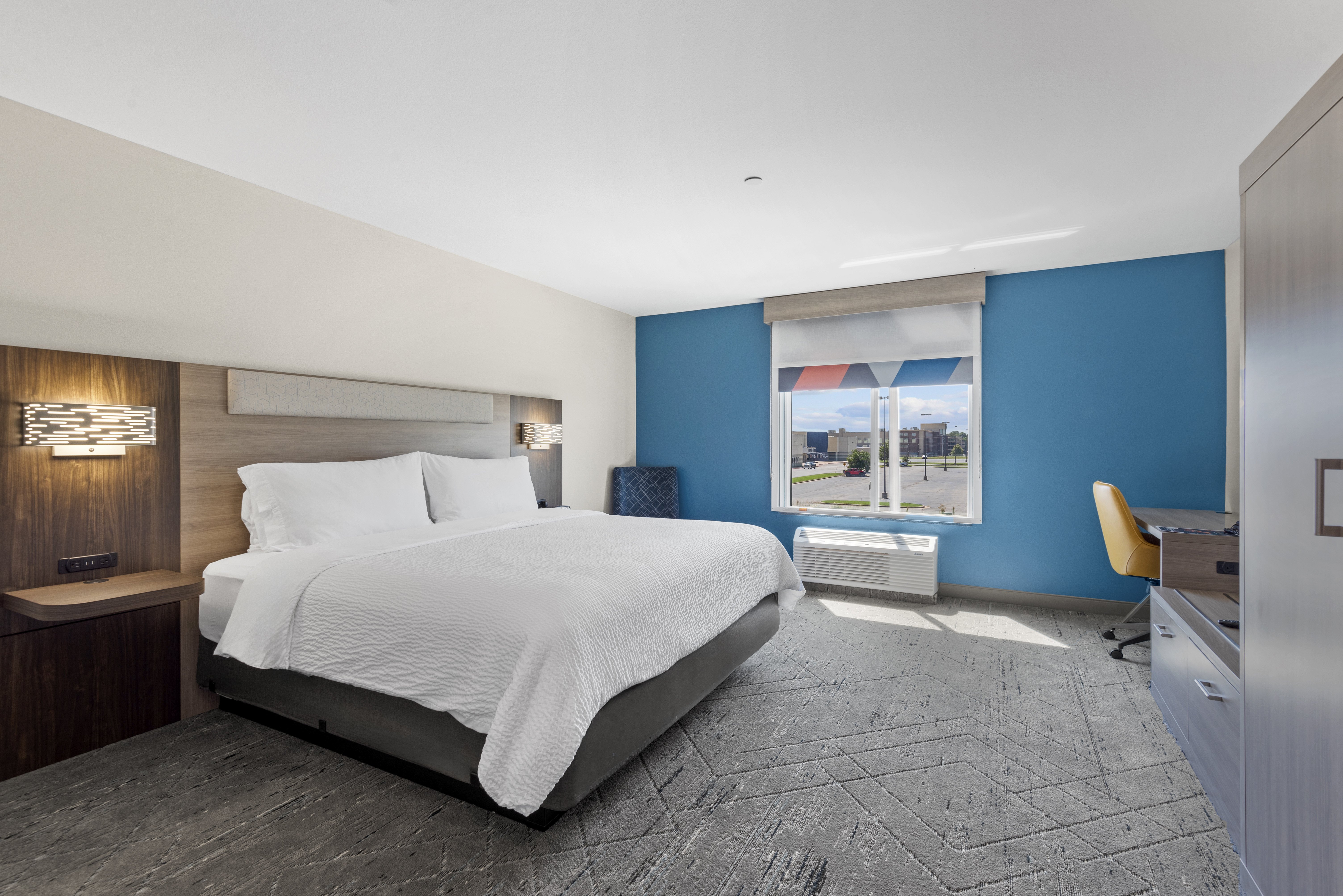 Holiday Inn Express Hotel & Suites Tulsa South Bixby 15/50
