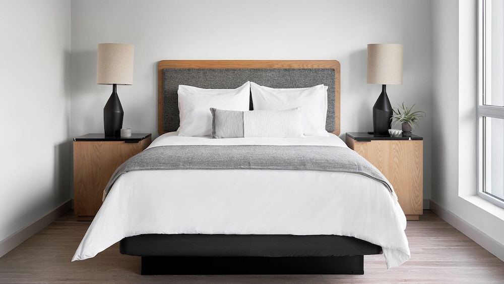 1 BEDROOM, SUITE