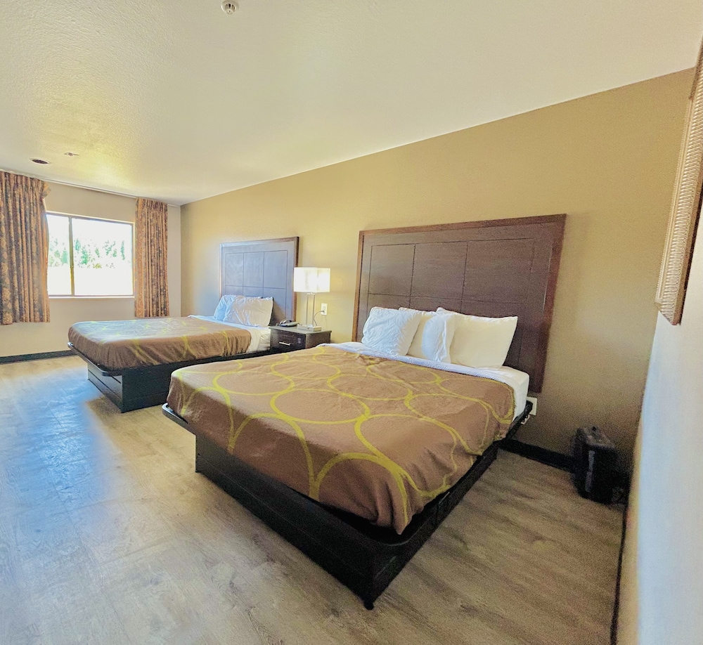 Super 8 By Wyndham Williams West Route 66 Grand Canyon Area Ex Rodeway Inn 22/54