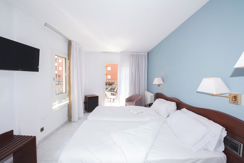 City, Twin Beds