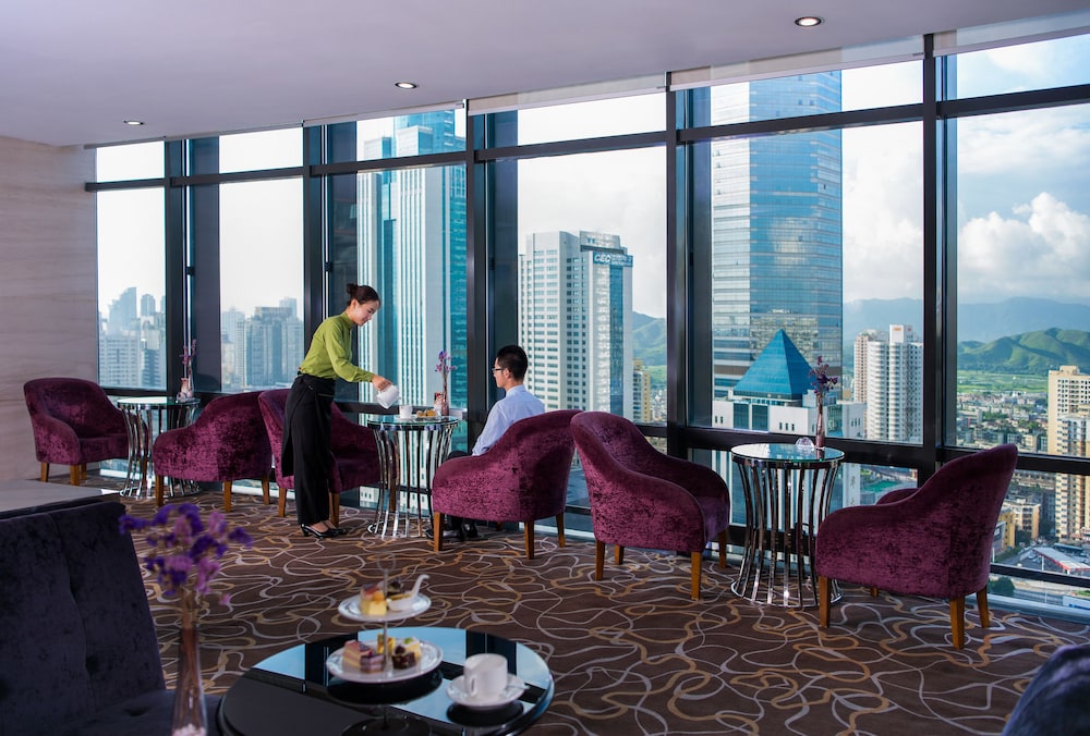 Huaqiang Plaza Hotel 33/42