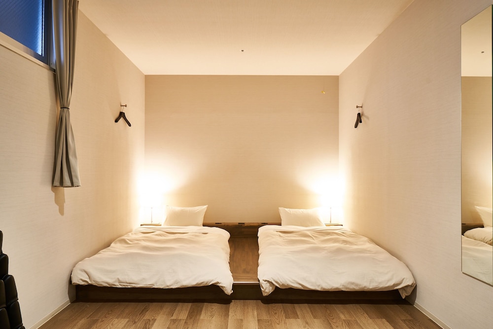 AND HOSTEL HOMMACHI EAST 38/69