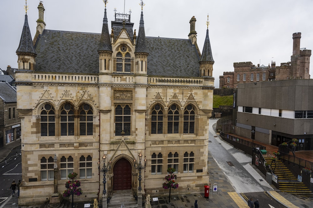 Inverness City Suites 1/50