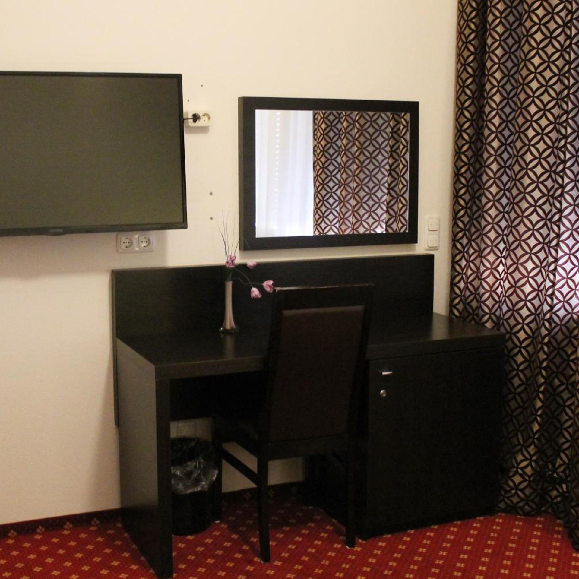 Aariana Hotel 33/43