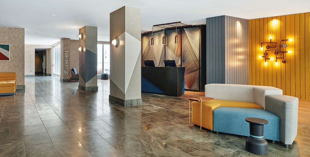 Hyatt Centric the Pike Long Beach 37/59