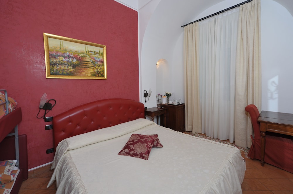 Hotel Villa Annalara 24/77