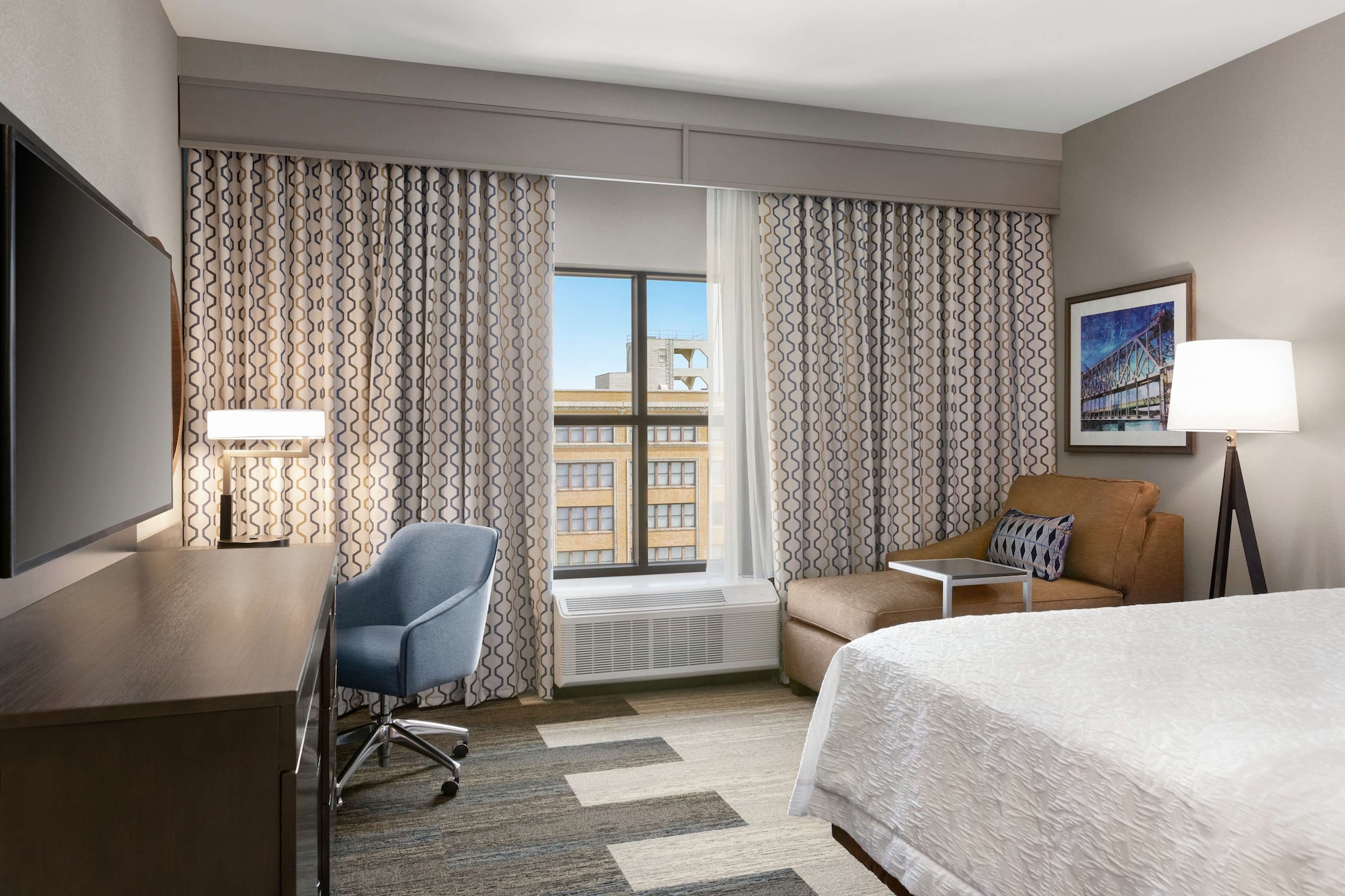 ROOM, KING BED, CITY VIEW