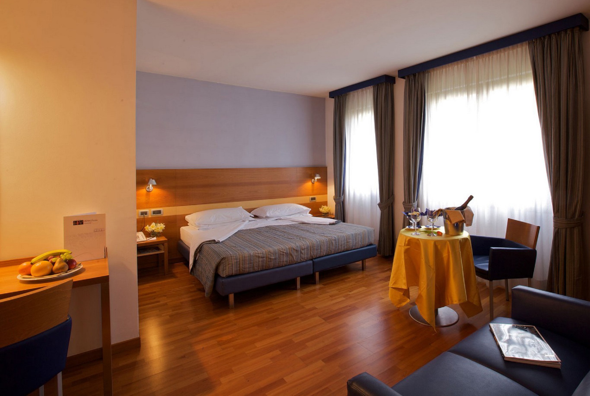 ROOM, FRENCH BED
