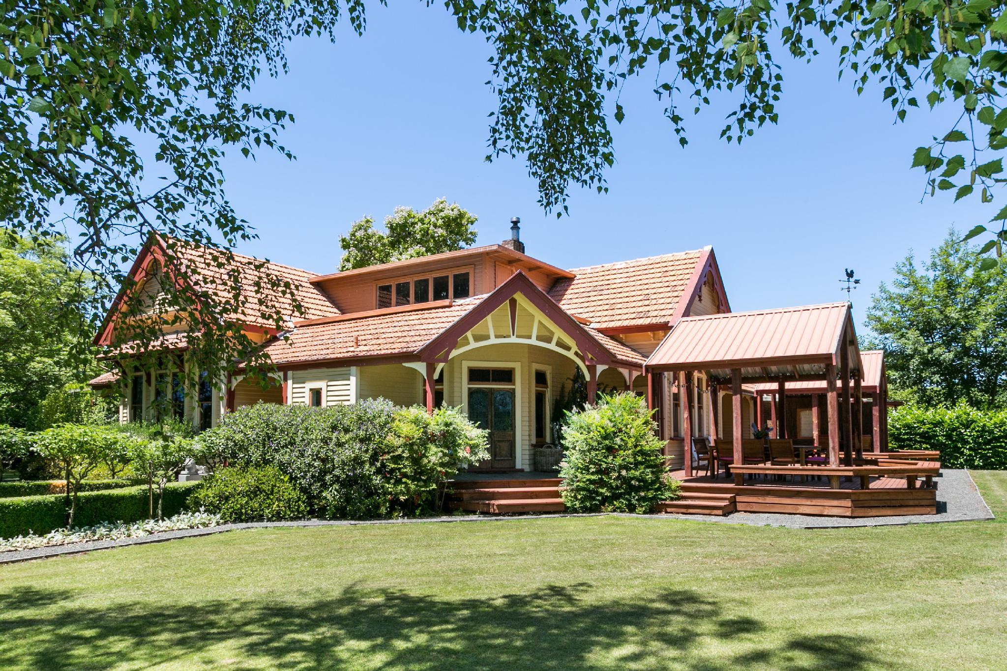 HAWTHORNE HOUSE 17/19