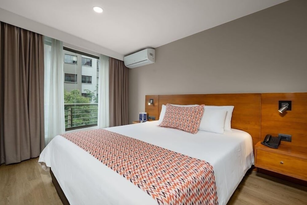 Leblon Suites Hotel 24/60