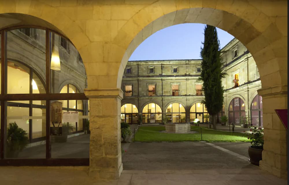 Real Colegiata San Isidoro Hotel 66/72