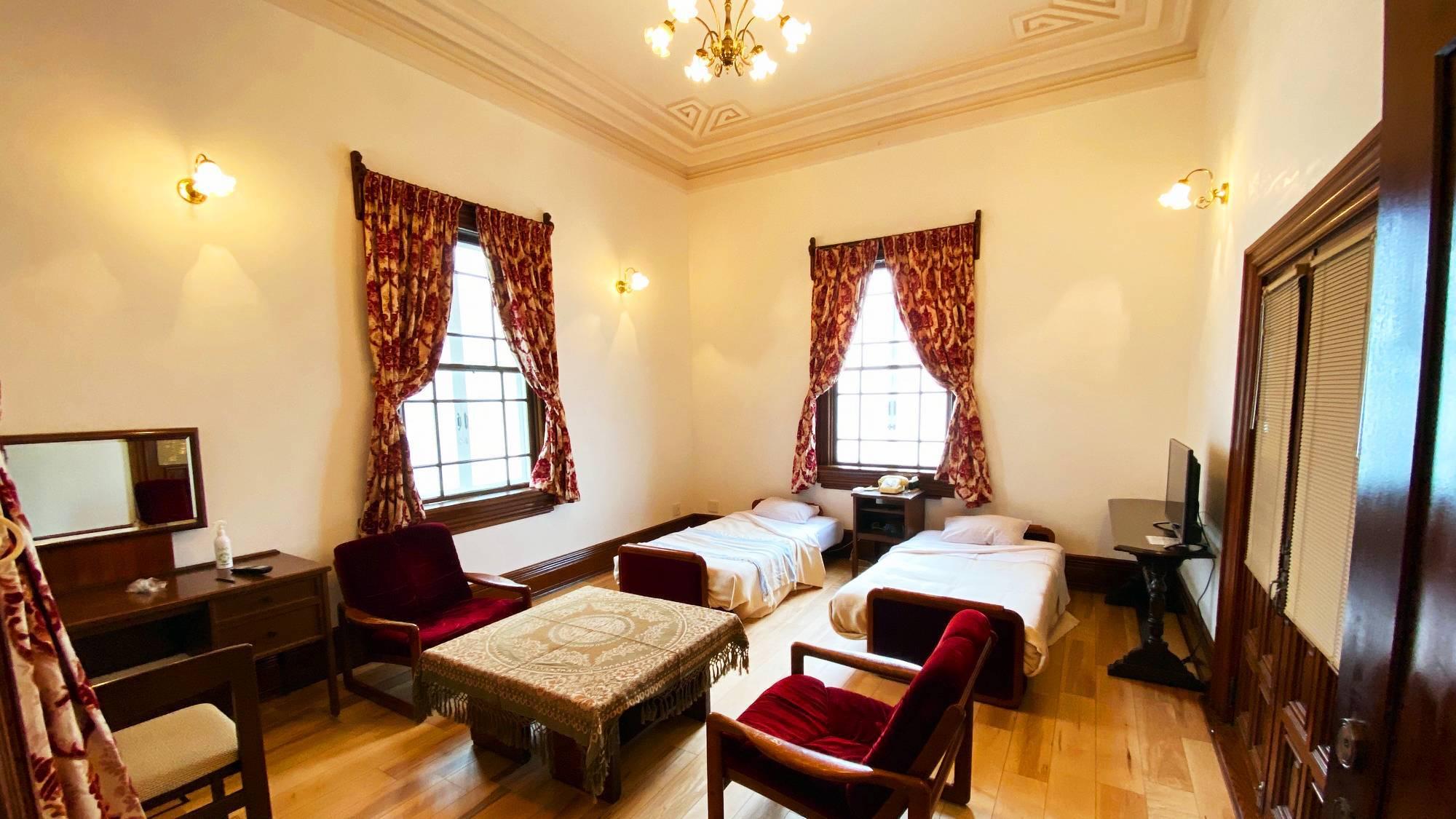 Renovated, Western, Twin Beds