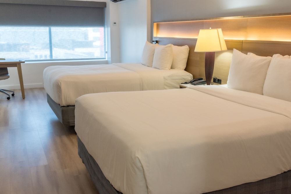 Radisson Hotel Trinidad 11/49
