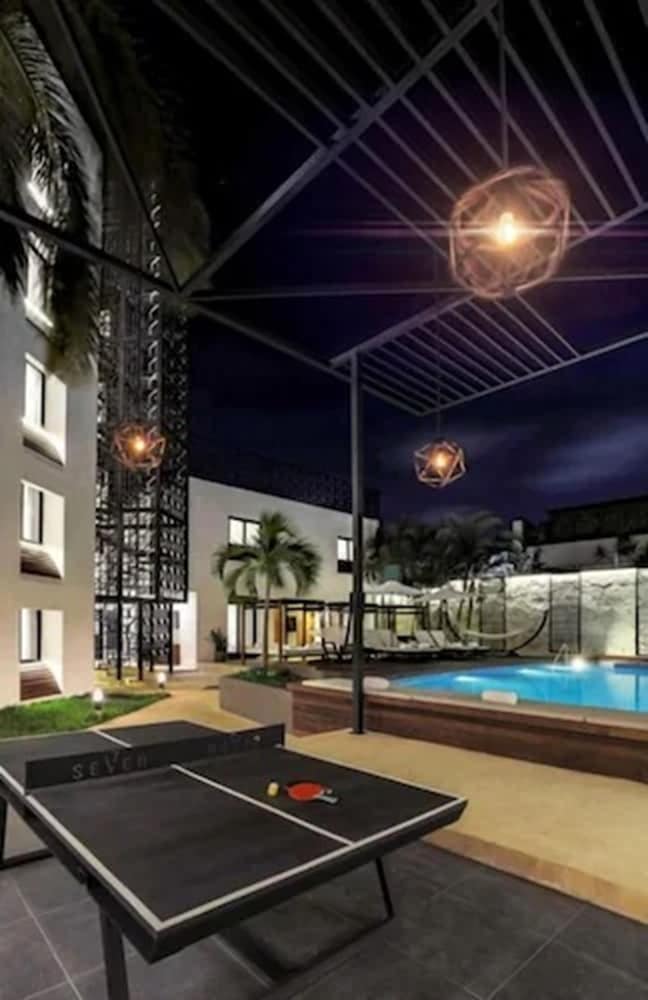 Seven Boutique Apartments 27/55