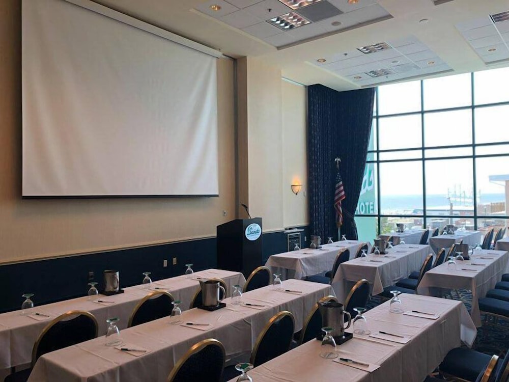 Atlantic Sands Hotel Conference Center 53/66