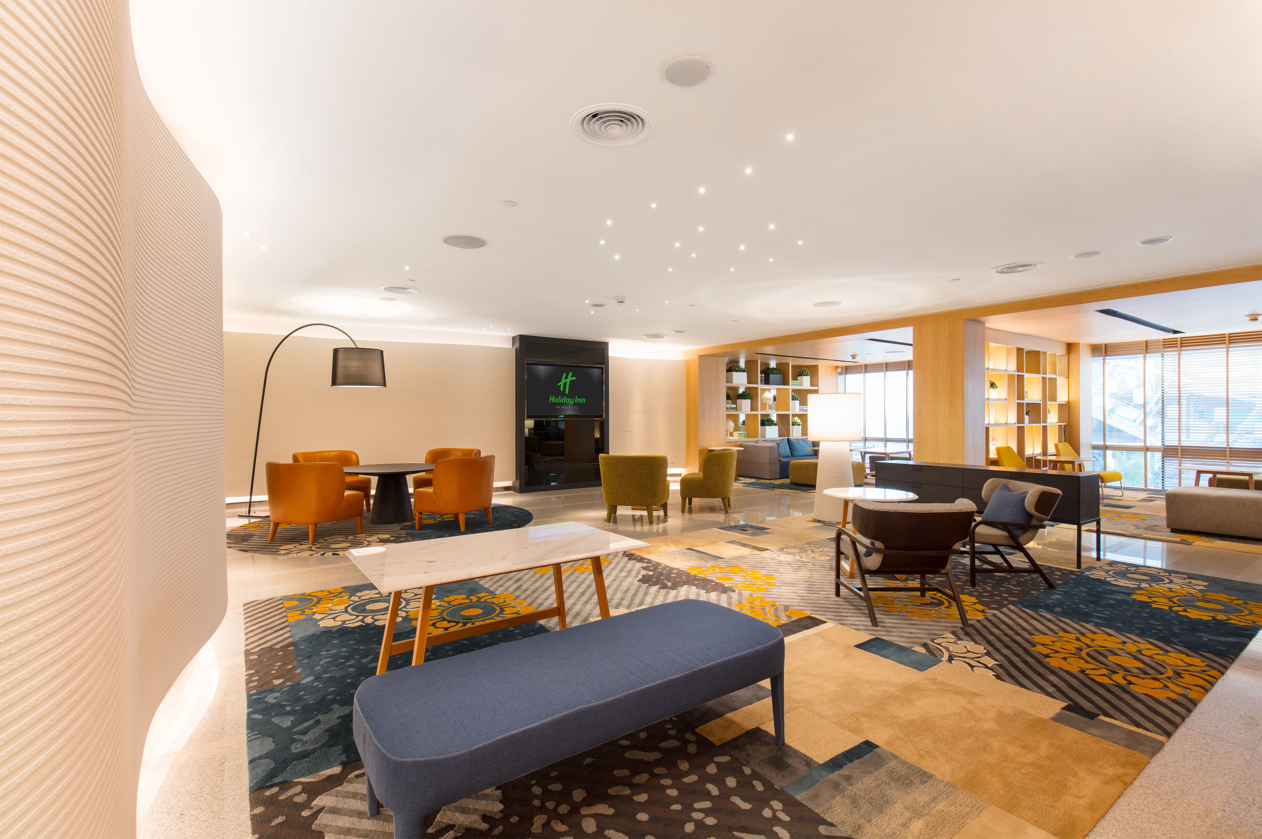 Holiday Inn Bangkok Hotel 43/76