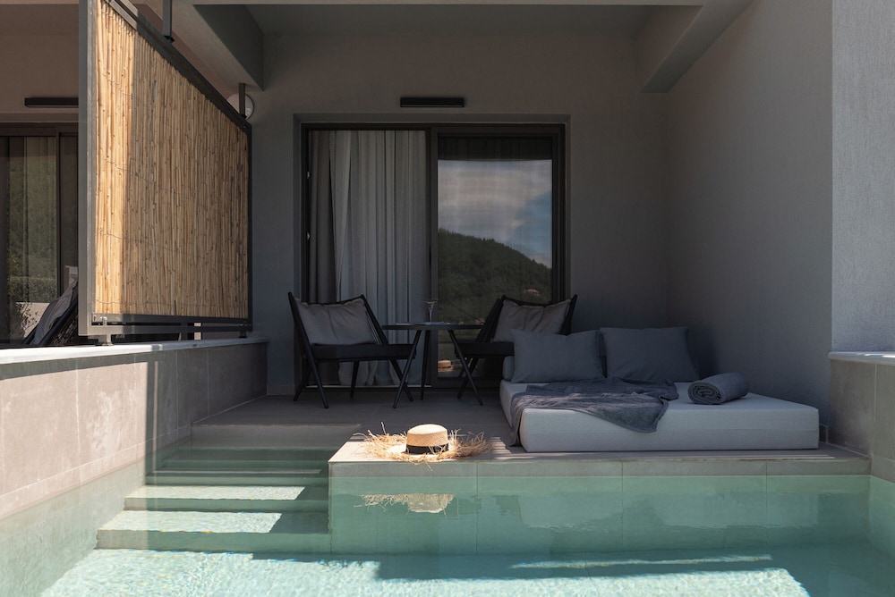 Poseidon Apartments 37/69