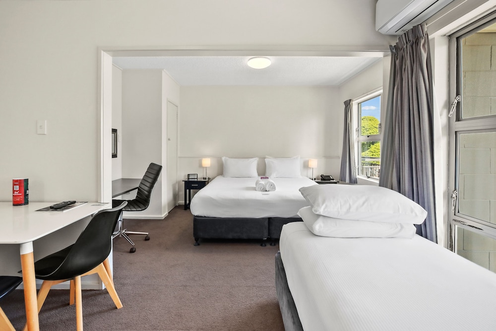 Heartland Ambassador Hotel Hamilton 28/49