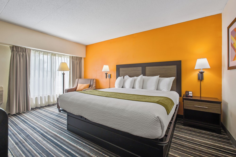 Crossroads Hotel Huron Event Center 11/50