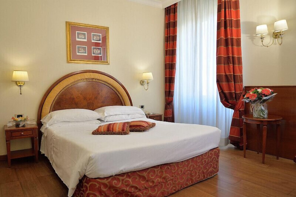 Homs Hotel 5/35