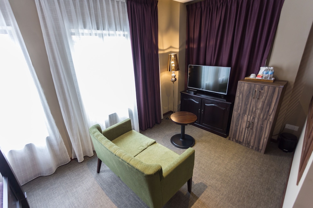 Z Hotel 36/50