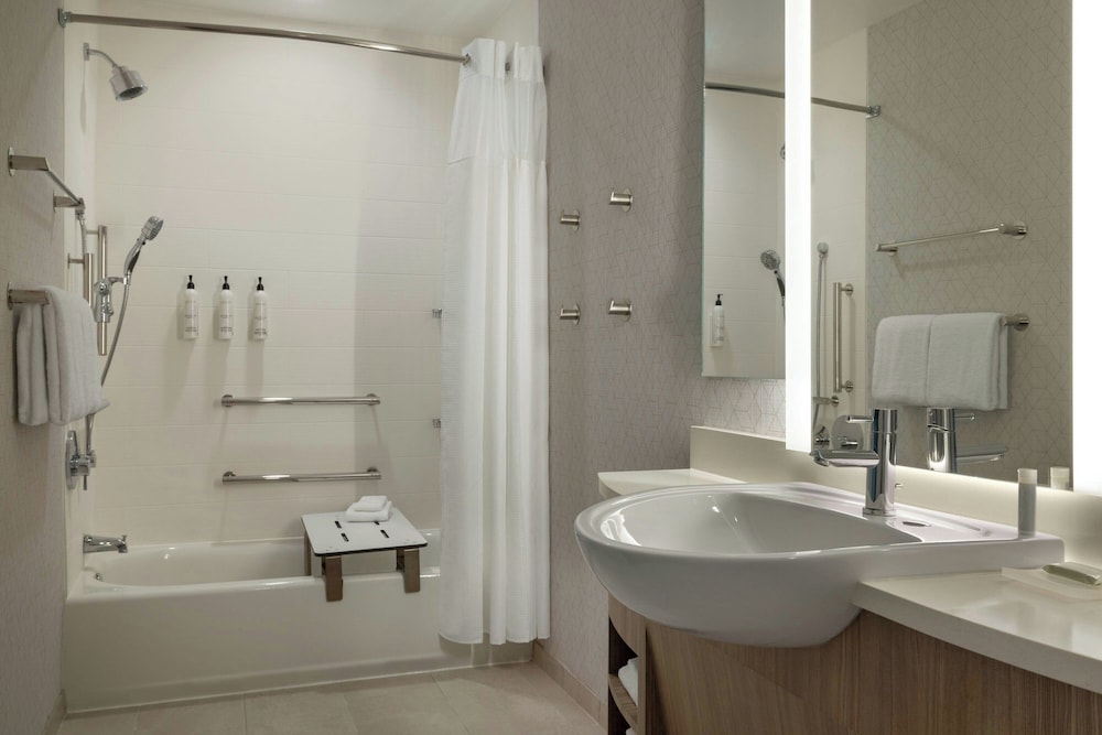 جناح بسريرين كوين، SpringHill Suites by Marriott Braselton 6/7