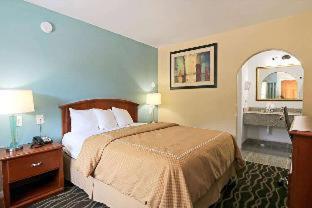 ROOM, QUEEN BED