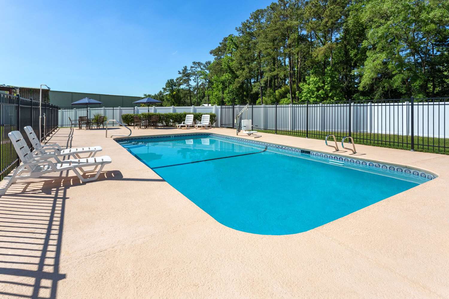 Baymont By Wyndham Brunswick Ga 26/38