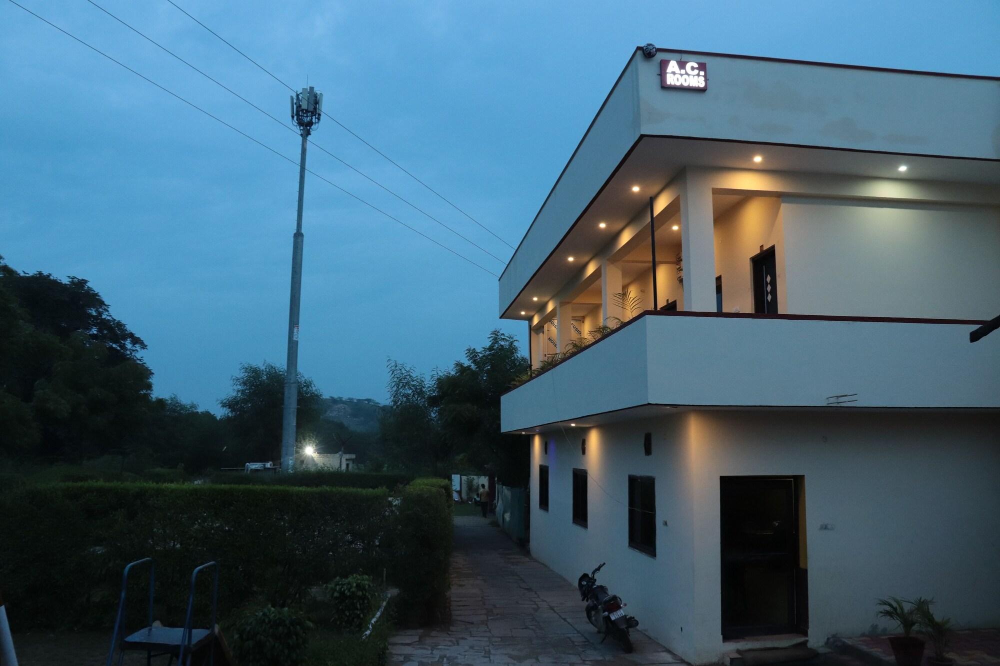 Royal Zayka Hotel & Restaurant 5/17
