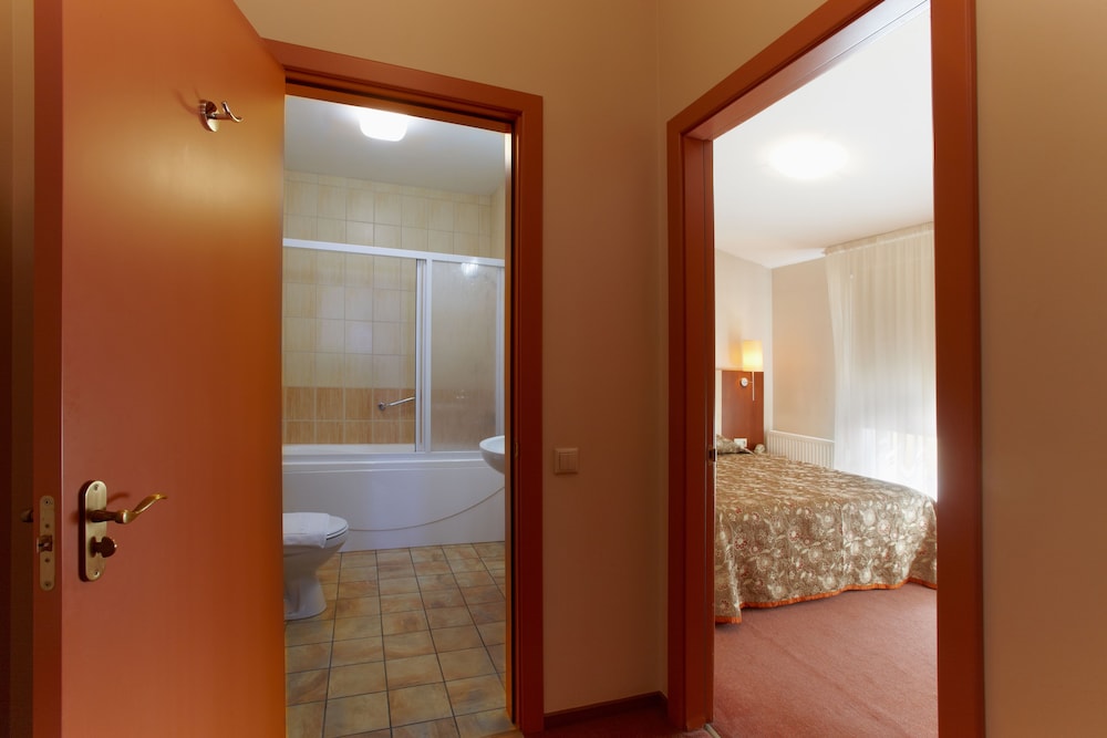 Edvards 15/33