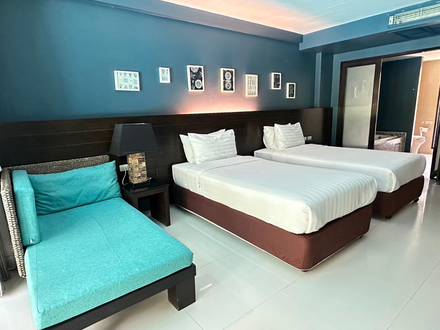 Pool, Deluxe, Twin Beds