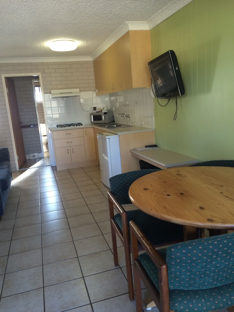 TUMUT VALLEY MOTEL 22/32