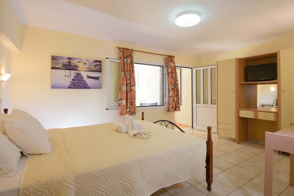 Ammoudara Beach Hotel Apartments 31/67