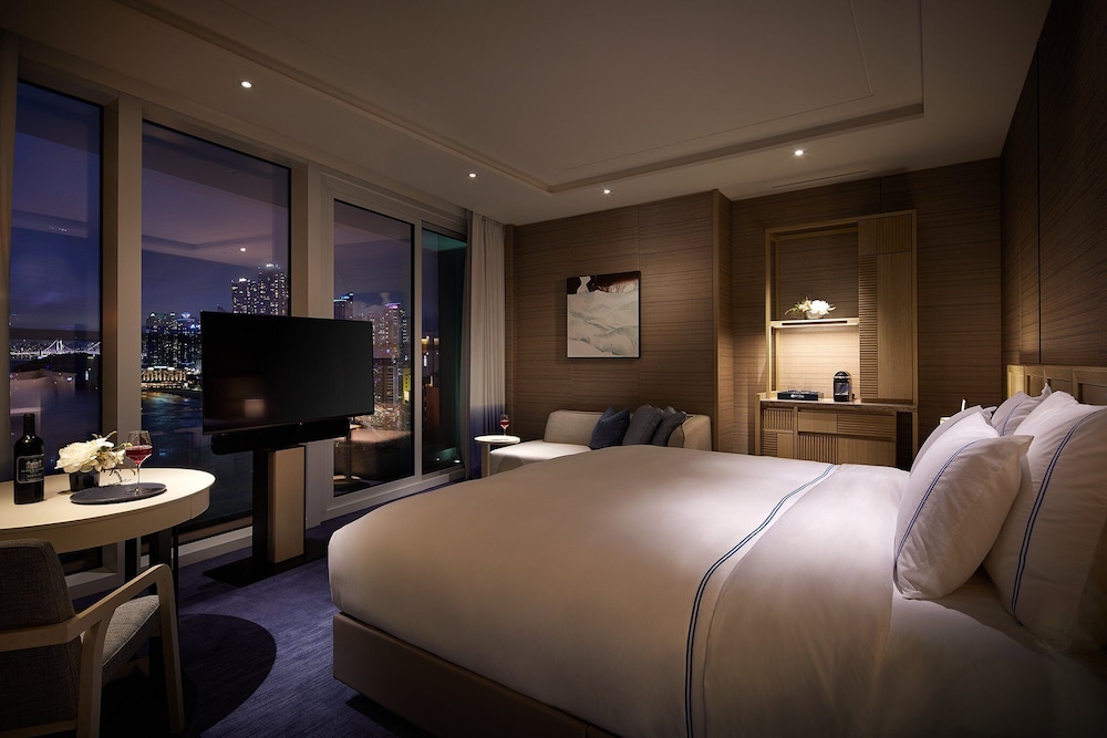 PREMIER, DOUBLE BED, OCEAN VIEW