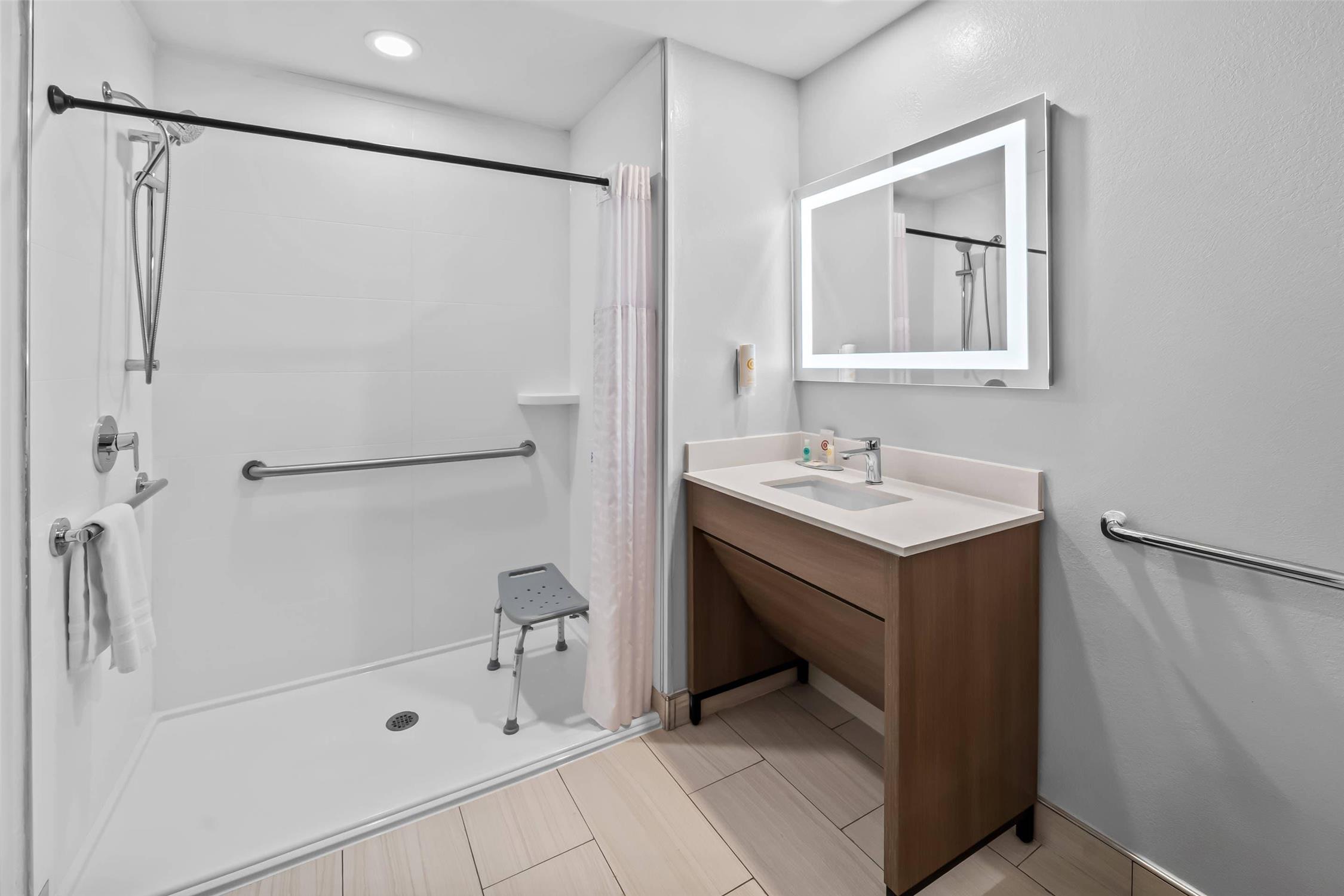 Comfort Inn & Suites Plainville-Foxboro 39/39