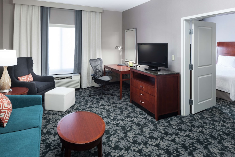 Hilton Garden Inn Lake Forest Mettawa 25/46