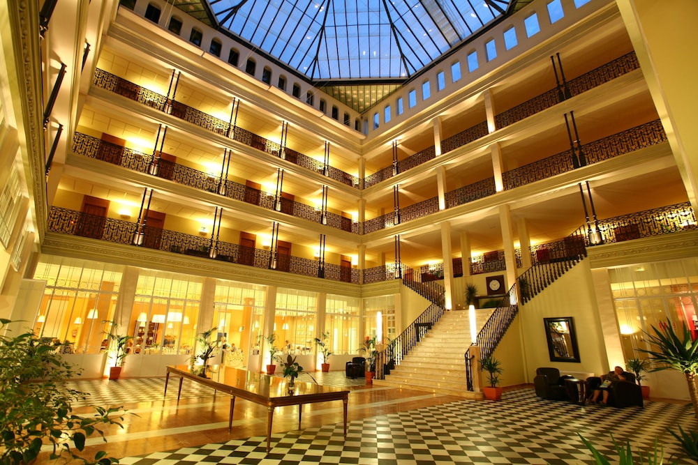 Gran Hotel Aqualange 10/61