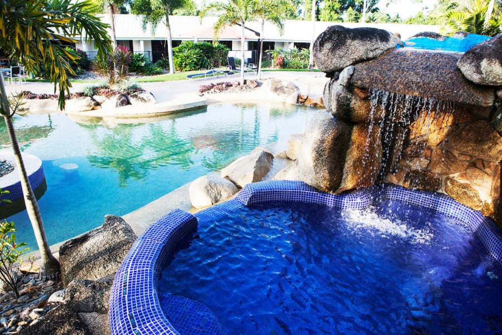 Mission Beach Resort 36/75