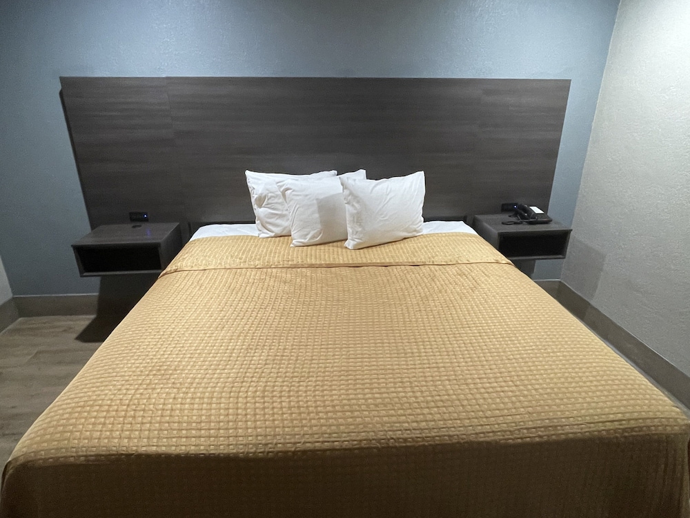 Southmore Boulevard Motel 15/25