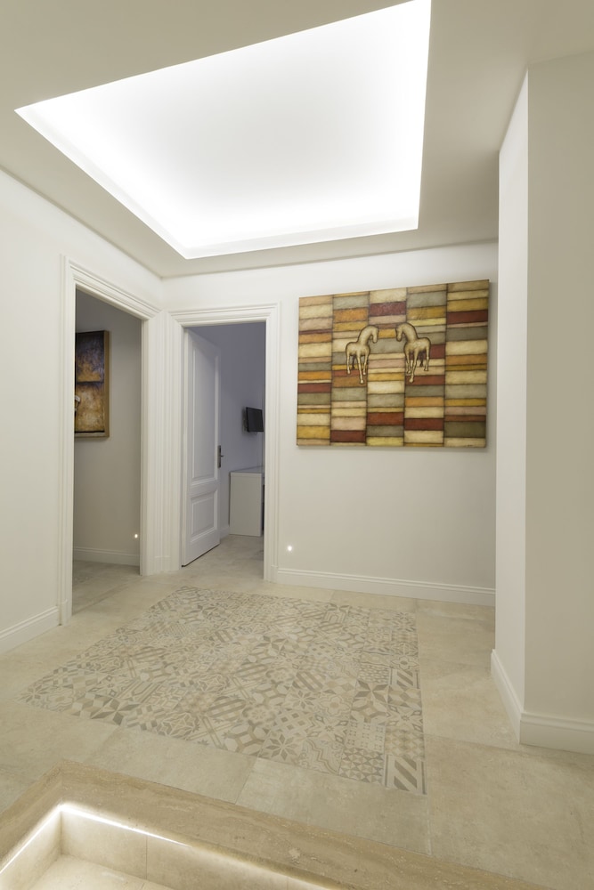 Vatican Space Rooms In Rome 5/23