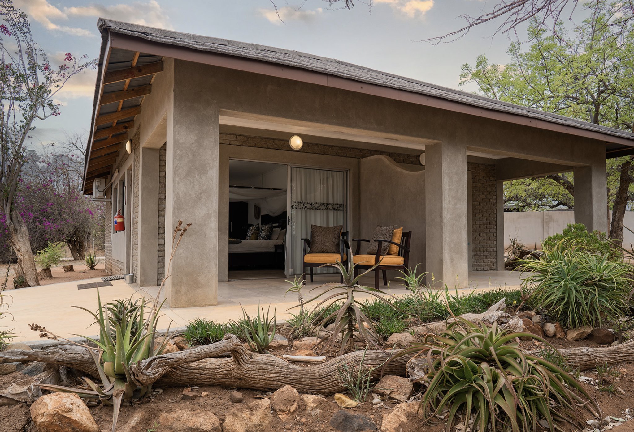 Tshukudu Game Lodge 1/14