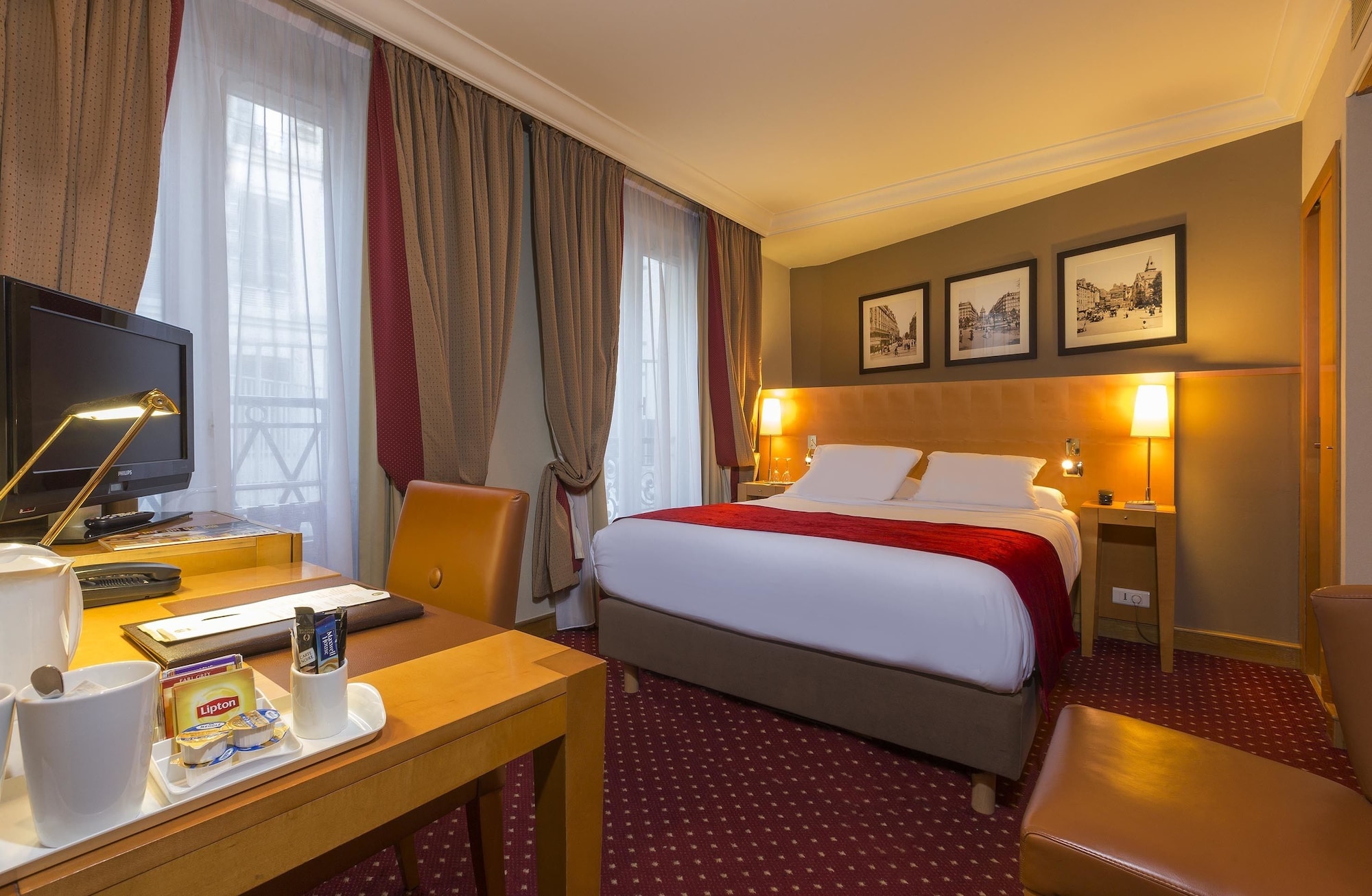 Family, 1 Double and 3 Single Beds