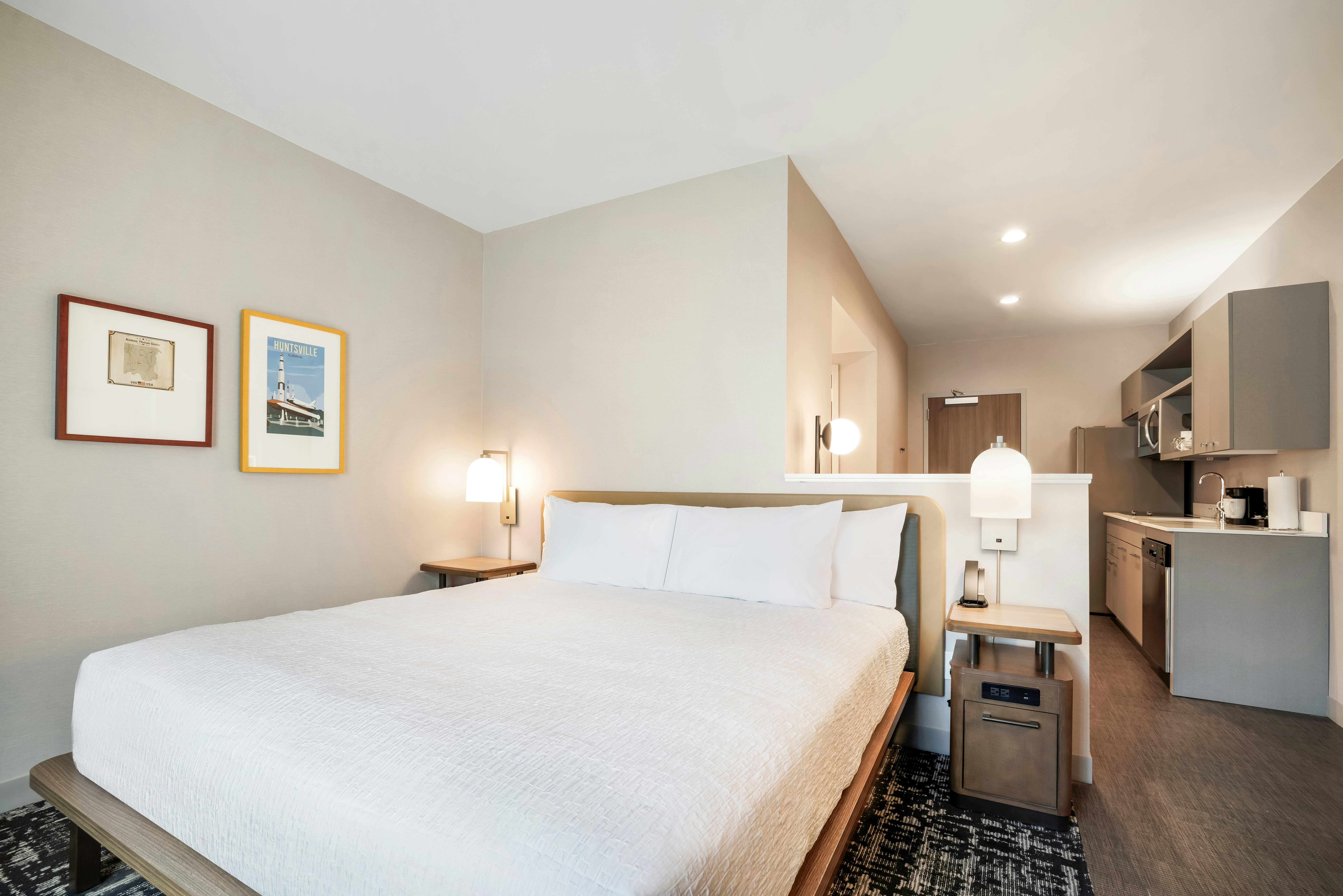 Efficiency, Suite, King Bed