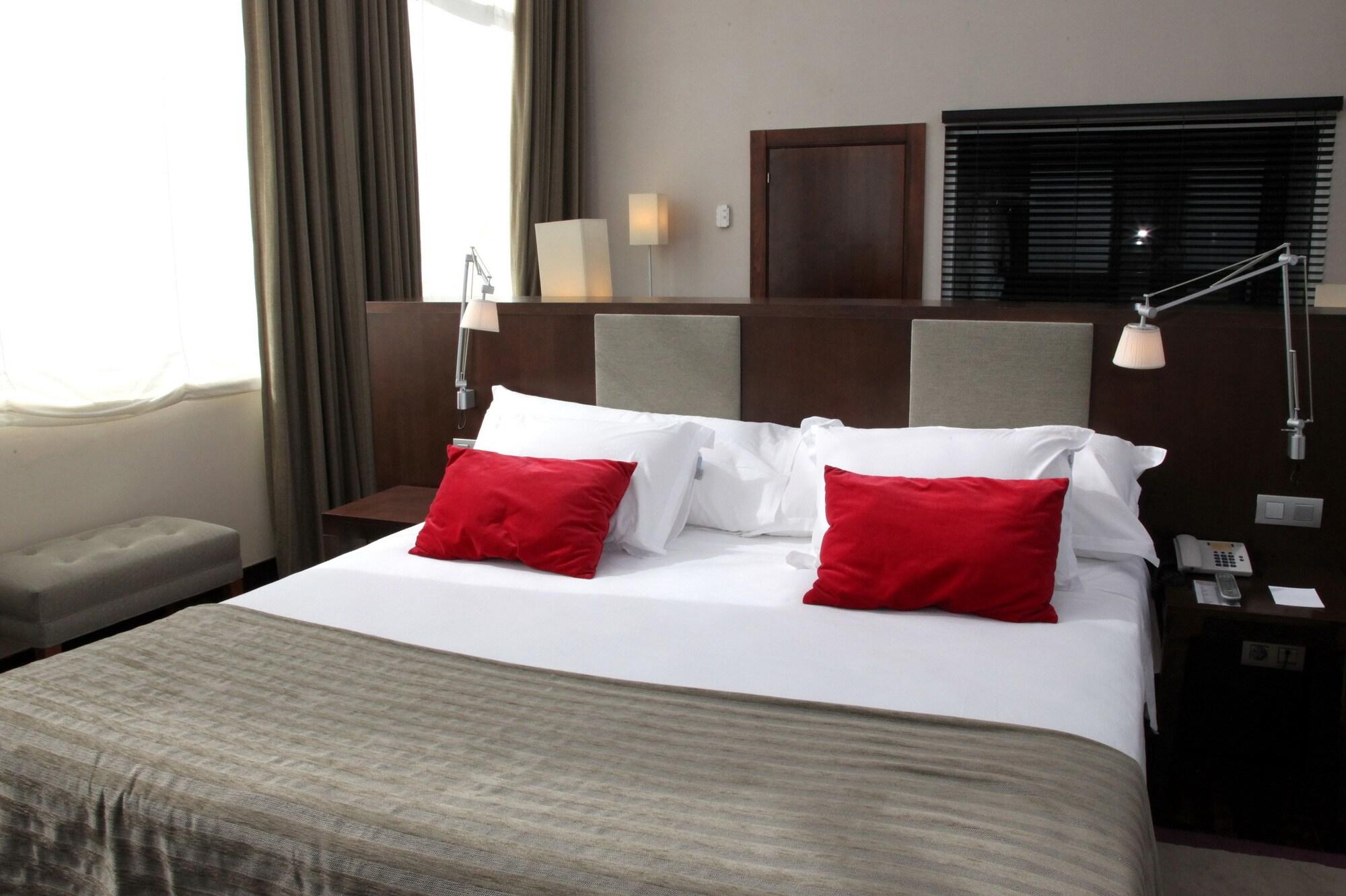 جناح جونيور بإطلالة على البحر، Hotel Urh Palacio de Oriol Formerly Nh Palacio de Oriol 4/8