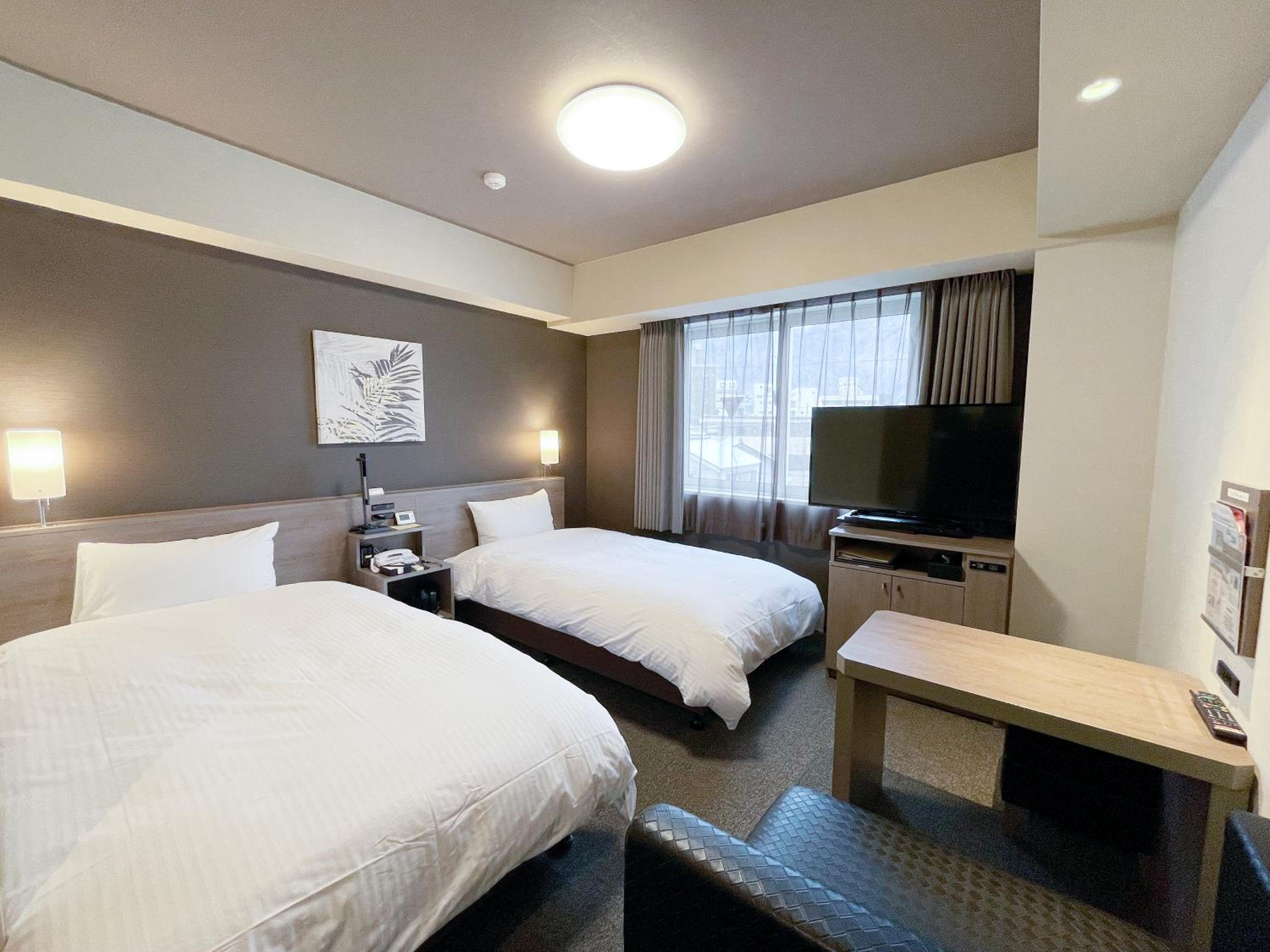 Superior, Twin Beds, East Wing