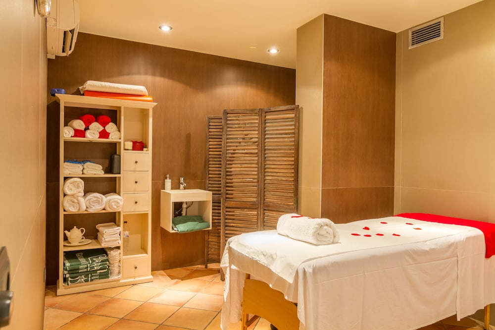 Golden Bahia De Tossa & Spa 46/75