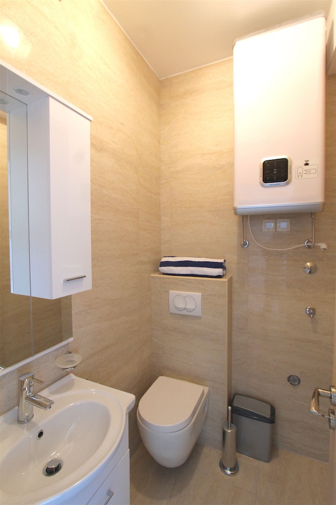 Apartments Aqua 63/66