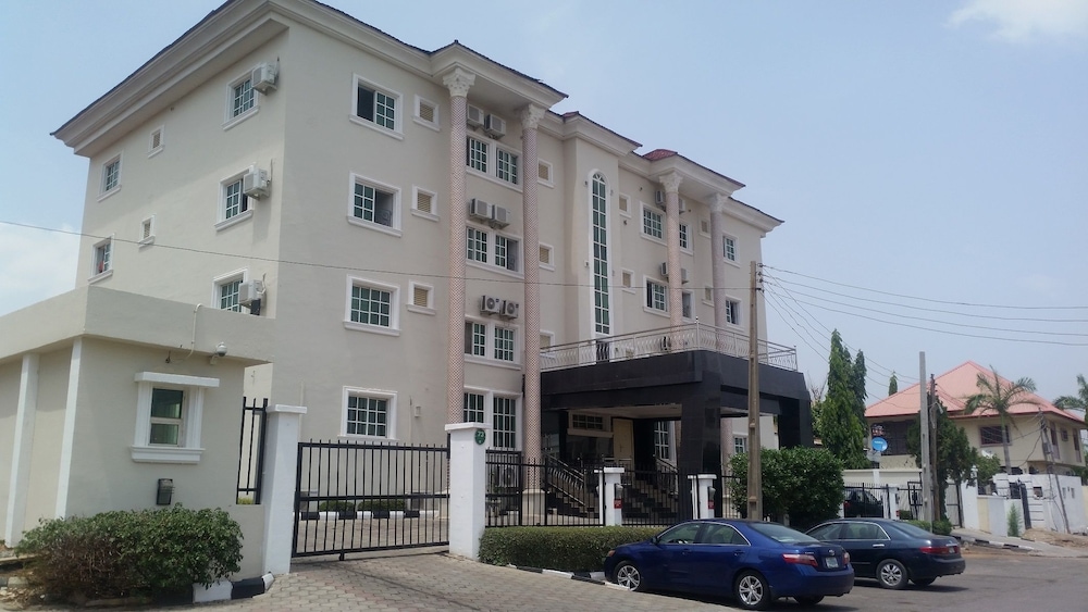 Belvoir Hotel 35/40